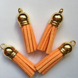 Підвіска - китиця з замші з золотим наконечником, 35х10 мм, колір персиковий