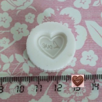 Силіконова форма (молд) - Цукерочка "Love", розмір: 18 мм