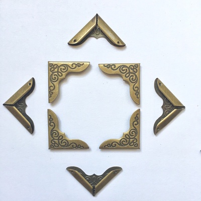 Набор накладных металлических уголков, цвет старая латунь, 24х24х3мм, 4 шт.