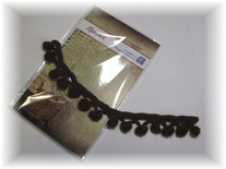 Пряжа з помпонами коричнева, ручна робота, 20 см