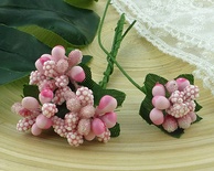 Веточка с ягодками, цвет нежно-розовый, размер соцветия - 20х20мм, 1 шт.