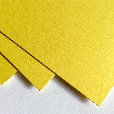Двухсторонний лист картона, размер: 20х30 см, цвет: желтый лимонный, плотность 300 г, 1 шт.