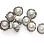 Набор брадсов Eyelet Outlet - White Rope Pearls, цвет белый жемчужный, в серебристой оправе, 16 мм, 10 штук