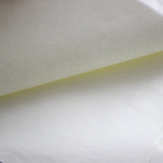 Папиросная бумага тишью 50х76 см  (слож.12,5 х 19см), цвет: айвори с желтым оттенком