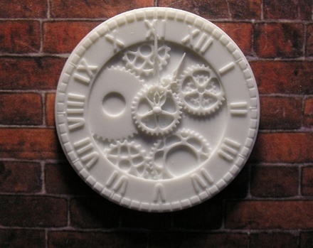 Пластикова прикраса від E.В.A - Годинник, 3,5см