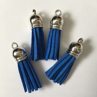 Подвеска - Кисточка из замши с серебристым наконечником, 35х10 мм, цвет королевский синий