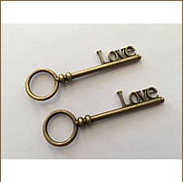 Металлический ключик - LOVE, 8х2,5 см