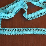 Мереживо бавовняне, в’язане, колір бірюзовий, ширина 2см, довжина 90 см
