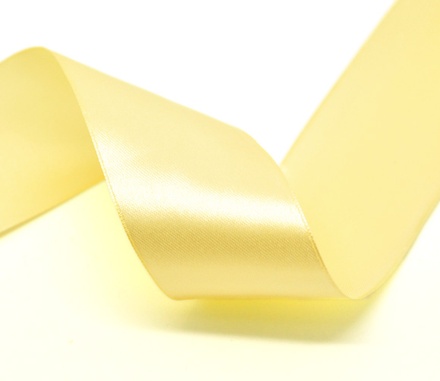 Атласна стрічка Pale Yellow, колір жовтий, ширина 70,7 мм, довжина 90 см