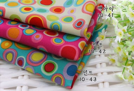 Бавовна Абстрактні кола, щільний (Корея) - фуксія, 45x55см