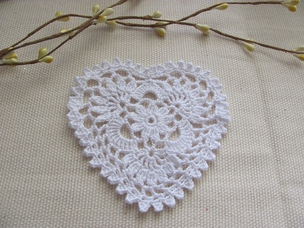 Уютный декор от LESHCHENKO-Вязаный круглый  ажурный мотив "Heart  01" , 9х9,5см,  1ш