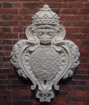 Гіпсовий декор "Лів з щитом" від E.В.A., розмір 9,5x6,9cм