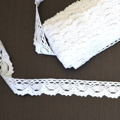 Мереживо бавовняне, в’язане, колір білий, ширина 2.5см, довжина 90 см