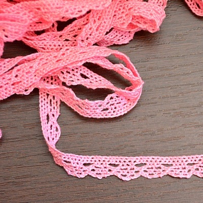 Мереживо бавовняне, в’язане, колір рожевий, ширина 1.2см, довжина 90 см