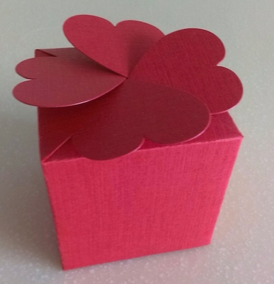 Подарова скринька - "клевер", червона, sirio tela lampone, 58x58 мм, 1 шт.