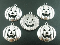 Металлическое украшение "Хэллоуин", серебро, размер 20х20 мм, 1 шт.