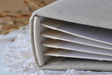 Альбом от Светланы Ковтун в классическом переплете с тканевым покрытием, лен песочный, 30х30 см, 5 разворотов, расст. 7 мм