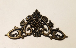 Уголок декоративный металлическй, старая латунь, 46х46 мм