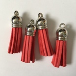 Подвеска - Кисточка из замши с серебристым наконечником, 35х10 мм, цвет коралловый