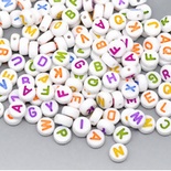 Намистини Алфавіт - altered Style Embellishments Alphabet Beads Round, з кольоровими літерами, 500 штук
