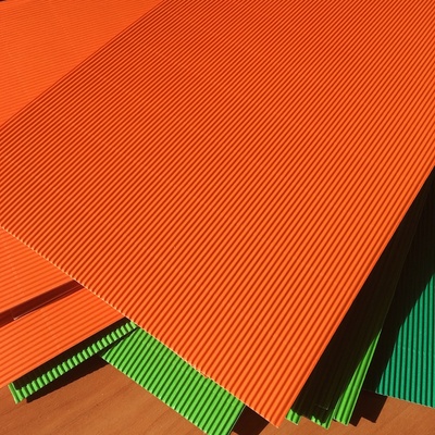 Картон гофрований дрібний, щільність 300г, 20х30см, колір помаранчевий