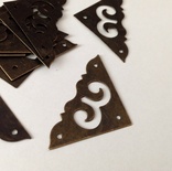 Куток металевий, колір старої латуні, 38x38мм, 1 деталь