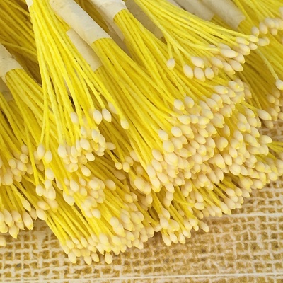 Тайские тычинки для гибискуса, мелкие светло-желтые, светло - желтые, в пучке 46-52 шт.