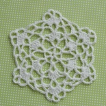 Вʼязана серветка ручної роботи, колір білий, діаметр 11,5см