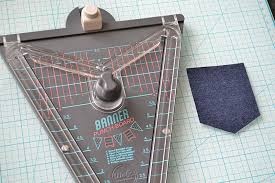 Дошка для виготовлення прапорців від We R Memory Keepers - Banner Punch Board