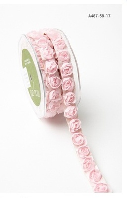 Лента - розочки самоклеющаяся от May Arts - Adhesive/Rosettes, цвет розовый, 1,5 см, 90 см