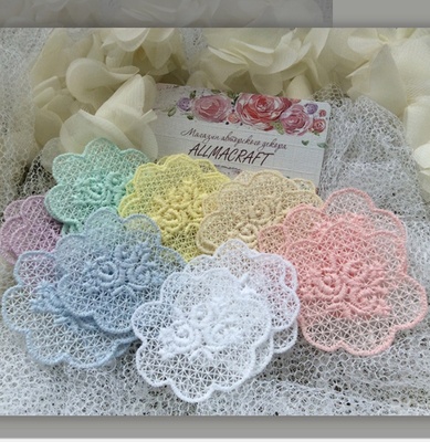 Декор ажурний - Міні-салакетка з вишивкою Allmacrfat, 5x5,5см, колір на вибір, 1 шт.