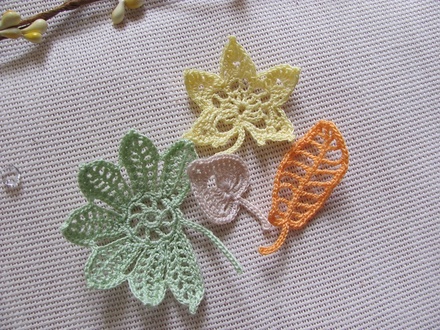 Затишний декор від LESHCHENKO - В’язані ажурні листочки у Набірі "Autumn/ восени", 4 шт.