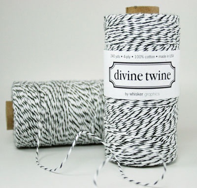 Бавовняний шнур від Divine Twine - Black Licorice, 1 мм, колір чорний/білий, 1м