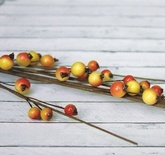 Гілочка з ягодами, червоно-жовта, великі ягоди, 44см