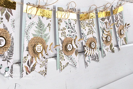 Дошка для виготовлення прапорців від We R Memory Keepers - Banner Punch Board