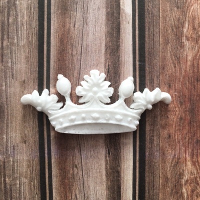 Пластикова прикраса Корона від E.В.A., 6х2,5см