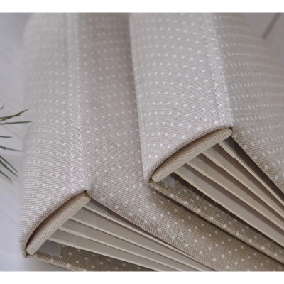 Альбом от Светланы Ковтун в классическом переплете с тканевым покрытием, лен комбинированный, 20х20 см, 4 разворота, расст. 1 см