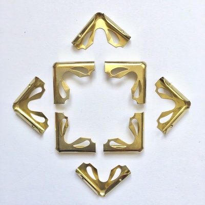 Набор металлических уголков, цвет золото, 23х23х6мм, 4 шт.