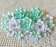 Набір квітів з тканини(15 шт.,  2,5 см - 4 см), мятно-білий