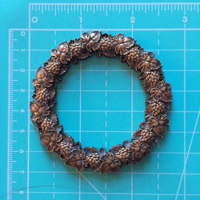 Гіпсова прикраса  "Вінок"  під античне золото від E.В.A., 7см, 1 шт.