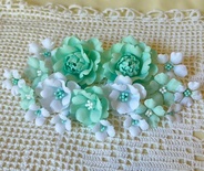 Набір квітів з тканини(18 шт.,  2,5 см - 5 см), м'ятно-білий