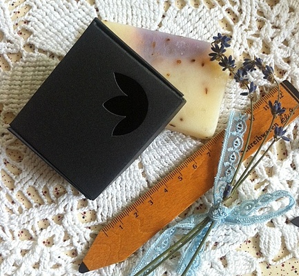 Коробка пакувальна з віконцем, чорний картон, 6,3*5*2,2см, 1 шт.