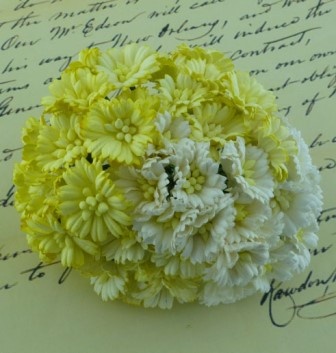 Маргаритки, микс цветов (белый, кремовый), 25мм, 50 шт.