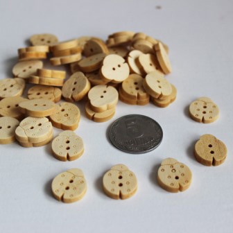 Деревʼяний ґудзик "Божа коровка", 1 шт.