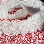 Стрічка з трояндами на фатині, потрійний, колір: кремовий, ширина 85 мм, 60 см