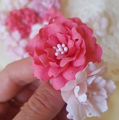 Набір квітів з тканини ручної роботи, коралово - рожевий, розмір 2см - 4,5см, 21 шт.