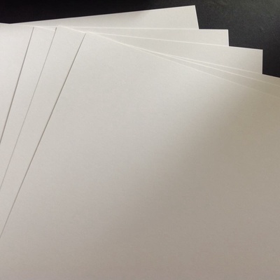 Аркуш картону Ice White, колір білий, щільність 250, A4, 1 шт.