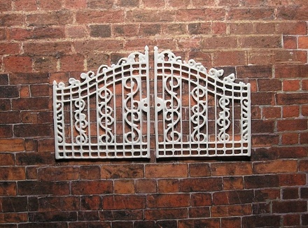 Пластикова прикраса «Ворота» від E.В.A., 8x4,5м