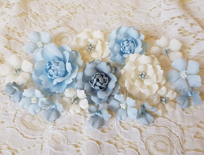 Набір квітів з тканини, блакитно-молочний, 2,5 см - 5см (18 шт.)