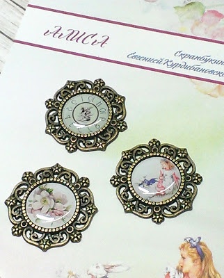 Эпоксидные наклейки в металлической оправе от ТМ Евгения Курдибановская - Алиса, 3 шт.